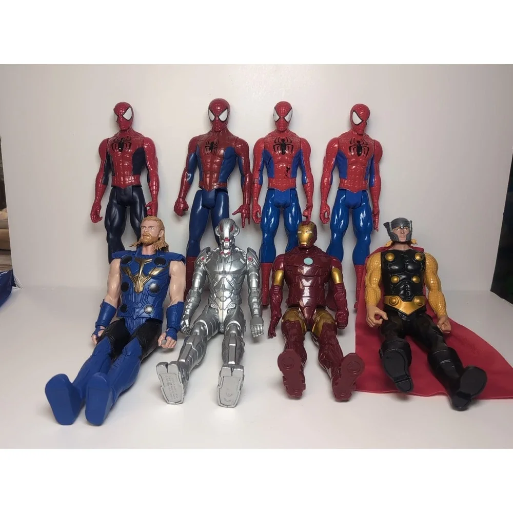 LOT of 8 Marvel Avenger 12